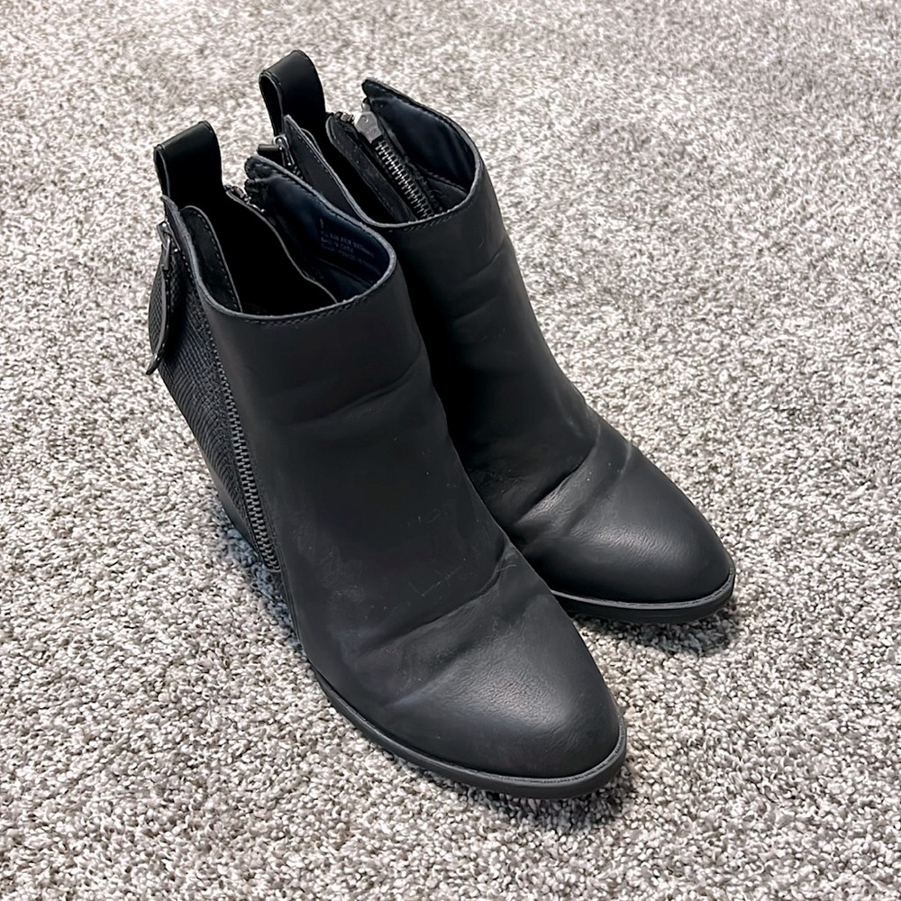 DV by Dolce Vita Jameson zip ankle boots black size 9
